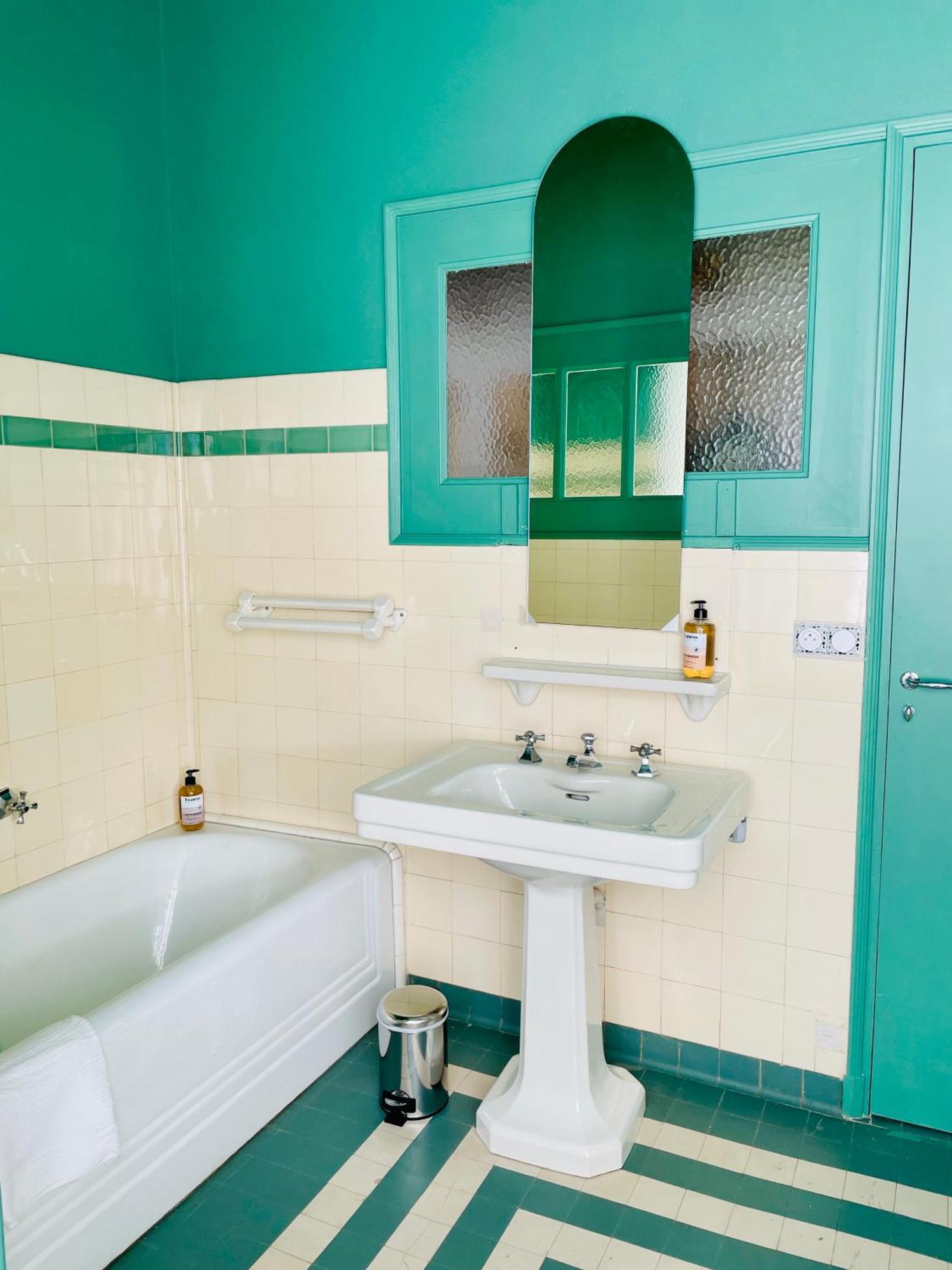 La Maison Au Toit Vert Espalion Bagian luar foto